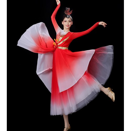 Red gradient flamenco dance dresses Opening  chorus dresses big skirt Female modern dance stage song accompaniment dance pettiskirt